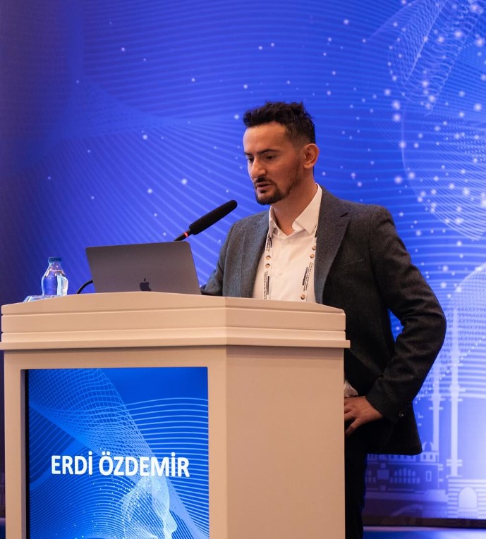 Op. Dr. Erdi Özdemir